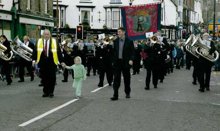 Marching down to the racecourse